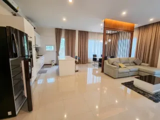 Haus zur Miete mit 3 Zimmer in Bang Lamung, Chonburi