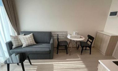 Condo en alquiler de 1 habitaciones en Huai Khwang, Bangkok