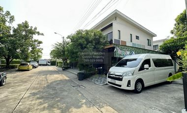 Casa adosada en alquiler de 3 habitaciones en Pak Kret, Nonthaburi