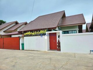 Casa en alquiler de 2 habitaciones en Bang Lamung, Chonburi