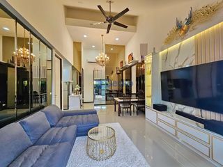 Casa en alquiler de 2 habitaciones en Bang Lamung, Chonburi