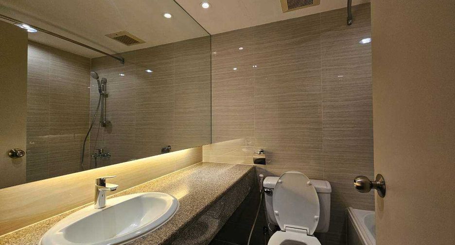 Condo en alquiler de 2 habitaciones en Yan Nawa, Bangkok