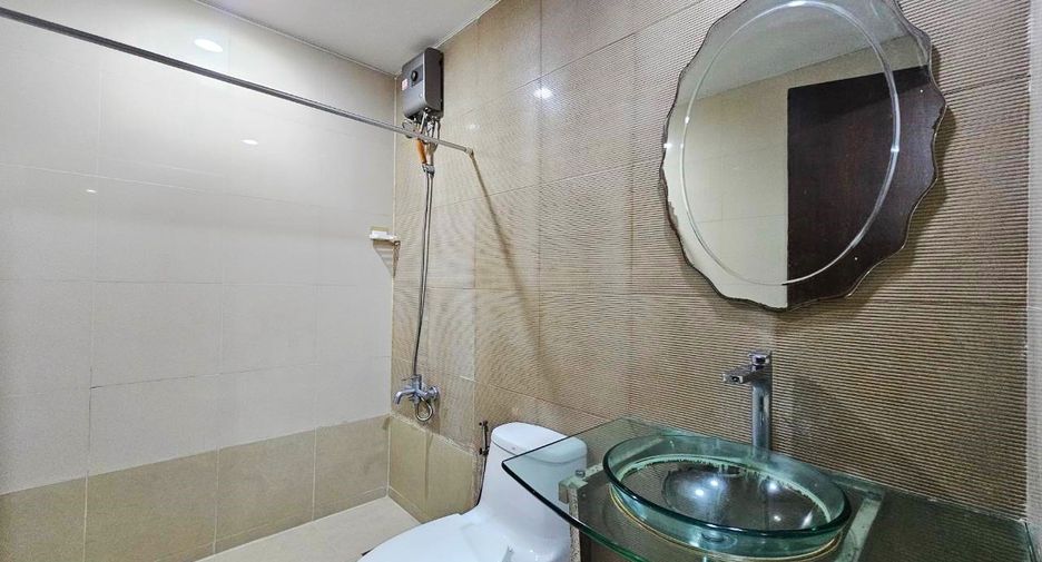 À louer 2 chambres condo à Khlong Toei, Bangkok