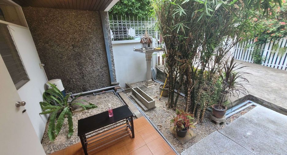 出租 2 卧室 独立屋 在 Khlong Toei, 曼谷