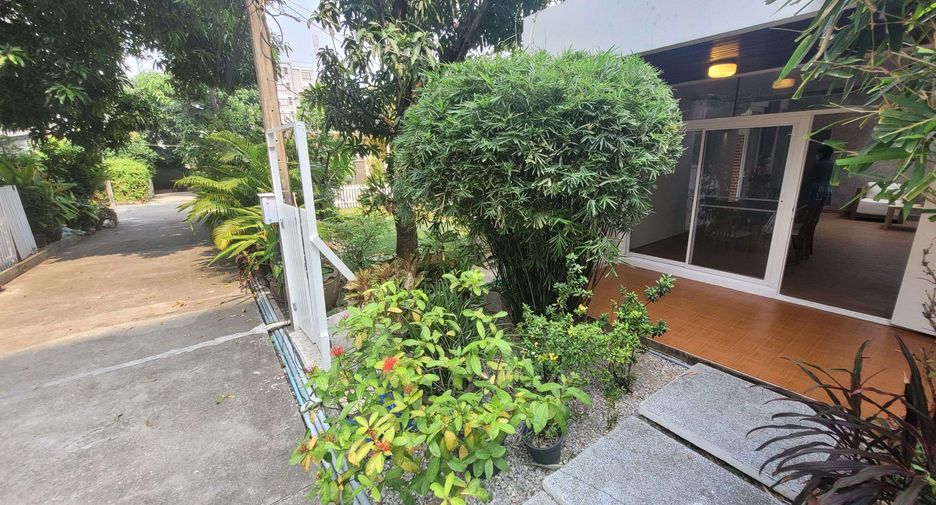 出租 2 卧室 独立屋 在 Khlong Toei, 曼谷