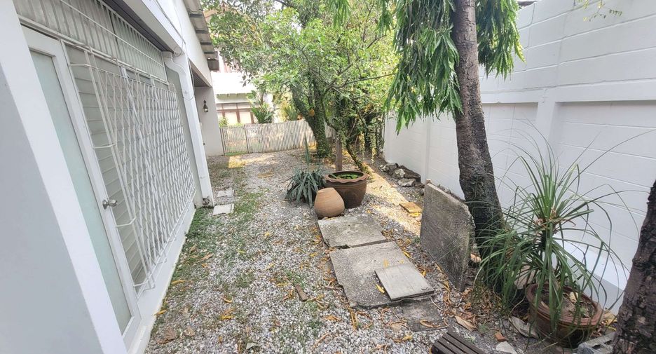 出租 2 卧室 独立屋 在 Khlong Toei, 曼谷