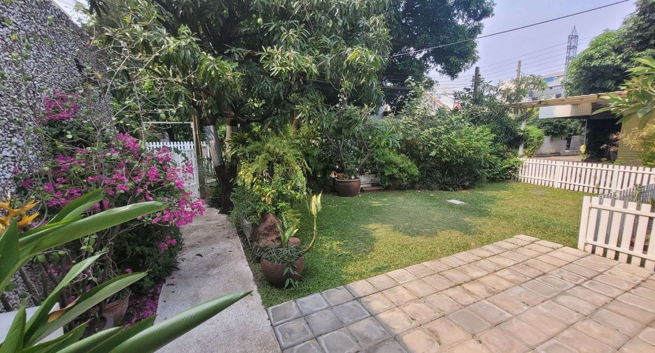 出租 2 卧室 独立屋 在 Khlong Toei, 曼谷