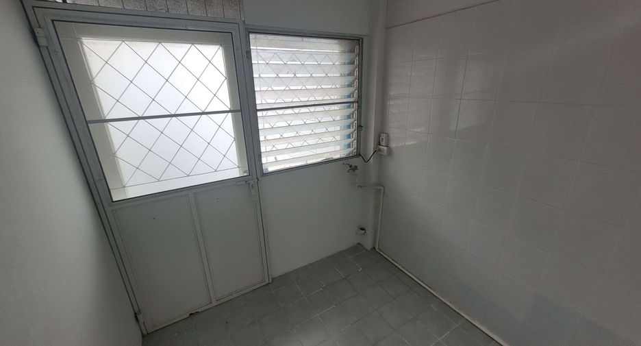 出租 2 卧室 独立屋 在 Khlong Toei, 曼谷