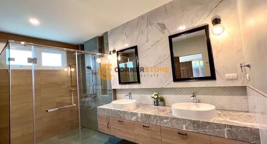 À vendre 6 chambres maison à Huay Yai, Pattaya