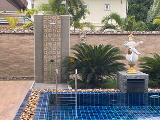 À vendre 5 chambres maison à Bang Lamung, Chonburi