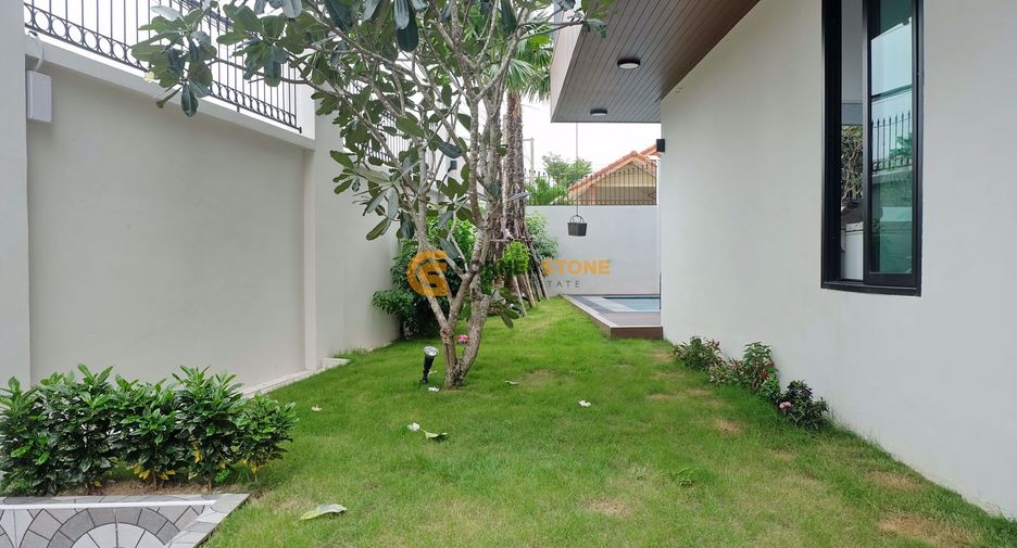 For rent 3 bedrooms condo in Bang Lamung, Chonburi