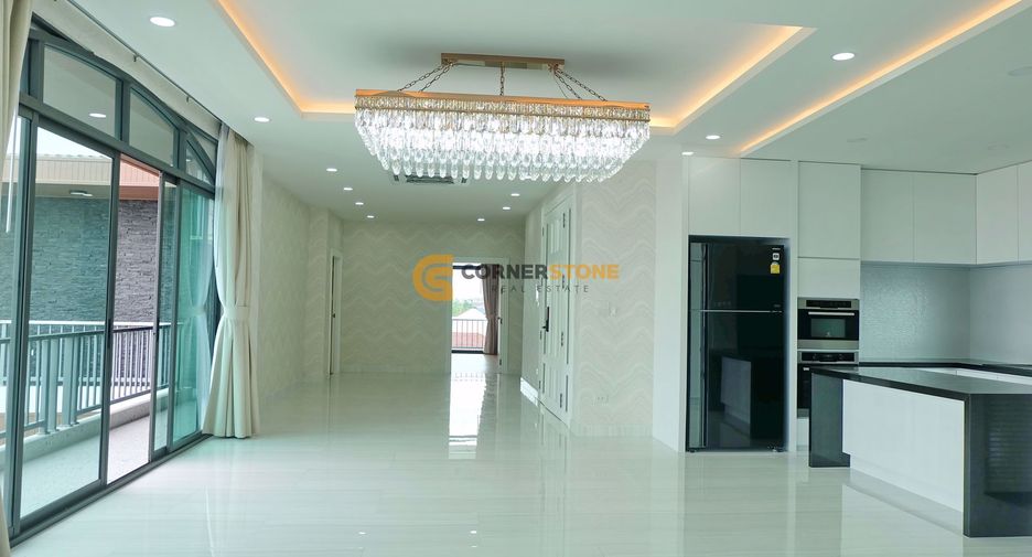 For rent 3 bedrooms condo in Bang Lamung, Chonburi