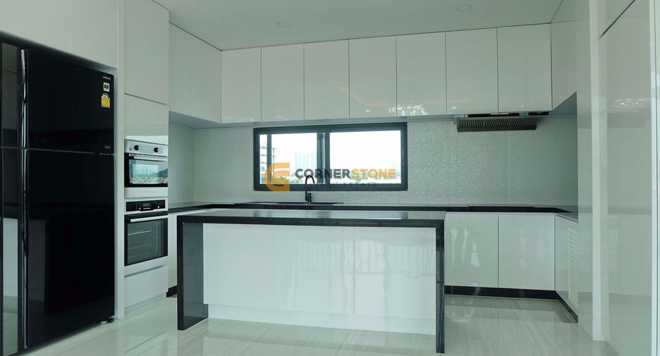 For rent 3 bedrooms condo in Bang Lamung, Chonburi