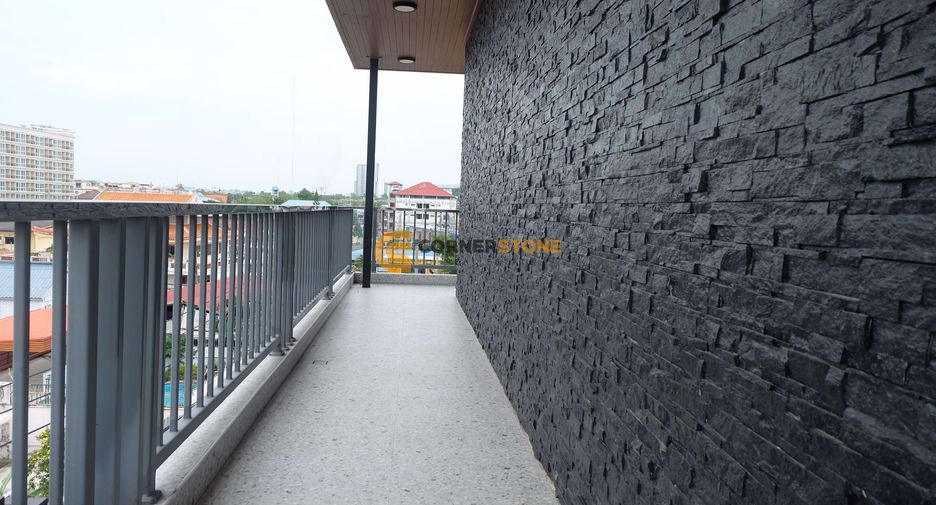 For rent 3 bedrooms condo in Bang Lamung, Chonburi