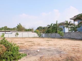 出售 土地 在 Bang Lamung, Chon Buri