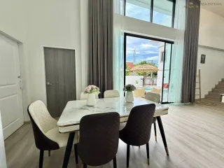 À vendre 4 chambres villa à Bang Lamung, Chonburi