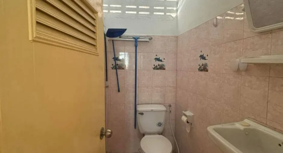 For sale 6 bedrooms retail Space in Bang Lamung, Chonburi