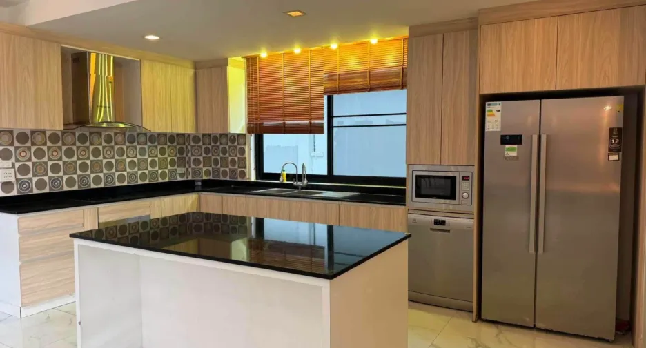 À louer 4 chambres villa à Bang Lamung, Chonburi