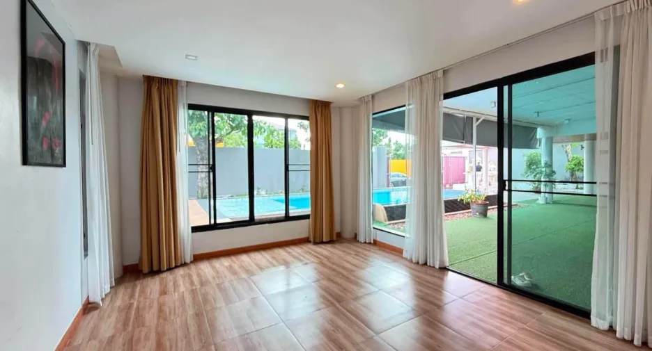 À louer 4 chambres villa à Bang Lamung, Chonburi