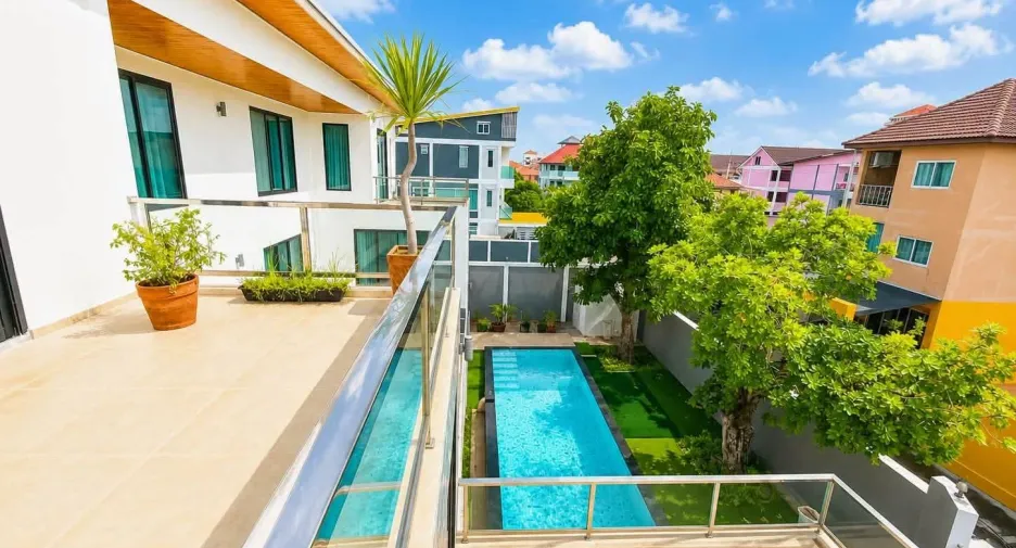 À louer 4 chambres villa à Bang Lamung, Chonburi