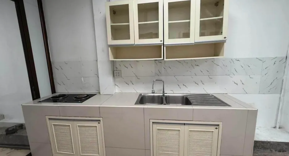 À louer 4 chambres villa à Bang Lamung, Chonburi