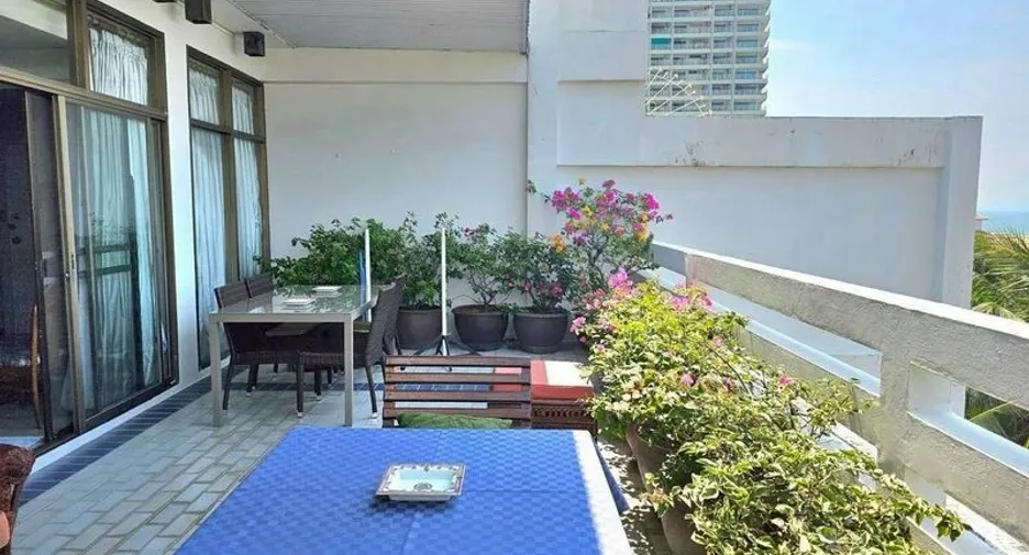 For sale 2 bedrooms condo in Jomtien, Pattaya