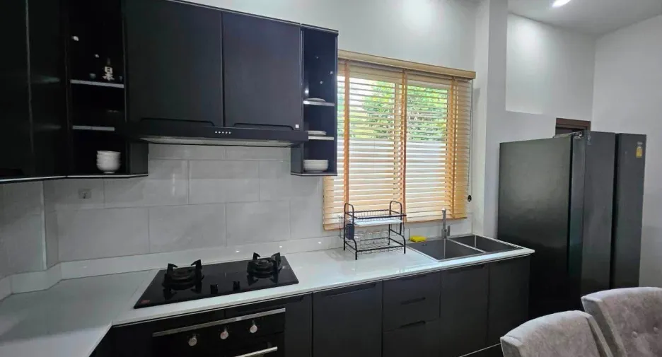 À louer 3 chambres villa à Bang Lamung, Chonburi