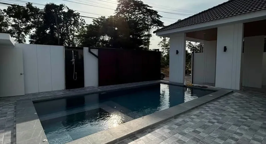 À louer 3 chambres villa à Bang Lamung, Chonburi