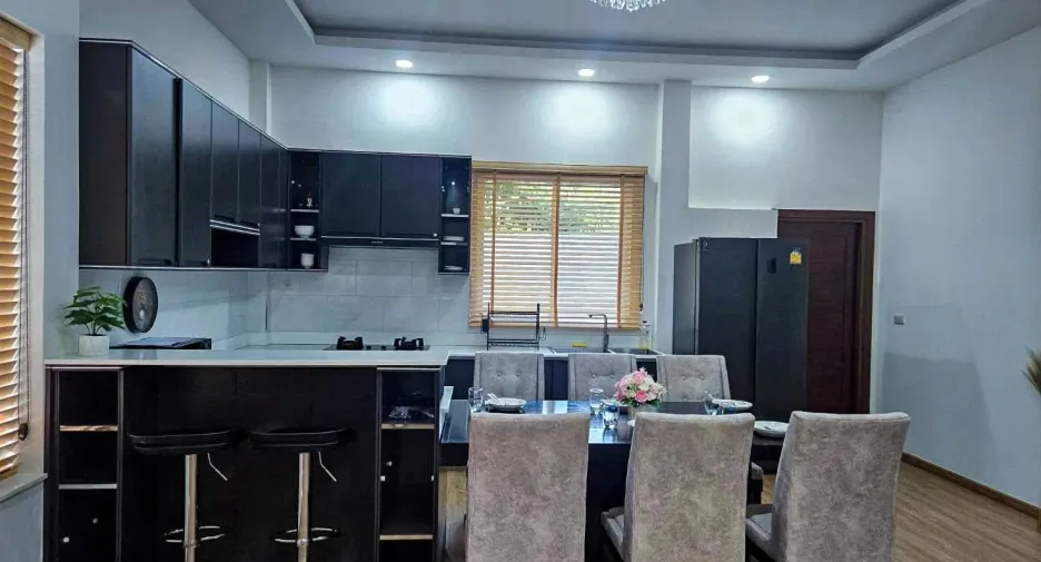 À louer 3 chambres villa à Bang Lamung, Chonburi
