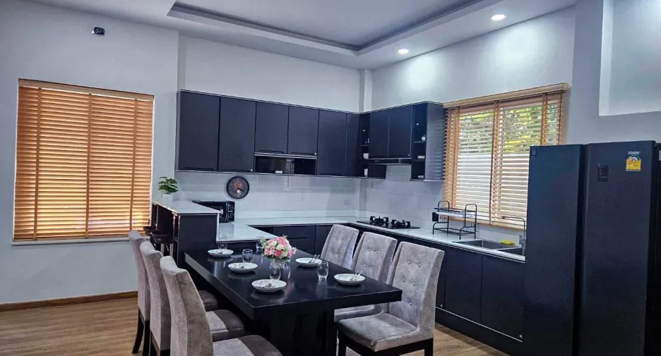 À louer 3 chambres villa à Bang Lamung, Chonburi