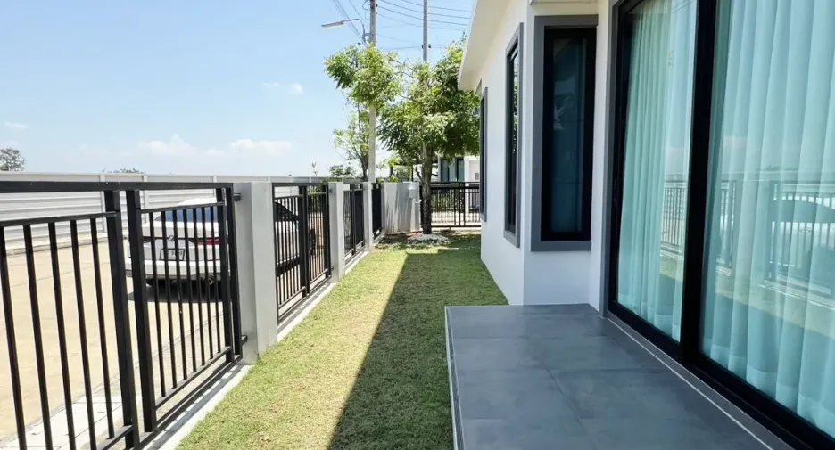 For rent 4 bedrooms house in Mueang Chiang Rai, Chiang Rai