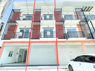 For sale 2 bedrooms retail Space in Sam Phran, Nakhon Pathom
