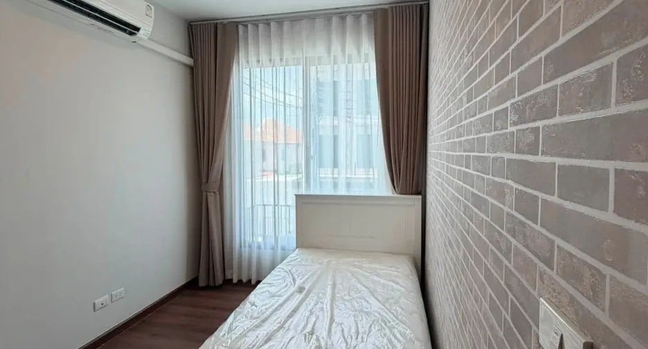 For rent 4 bedrooms townhouse in Mueang Nonthaburi, Nonthaburi