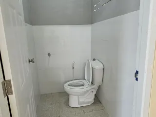 Casa en alquiler de estudio en Ban Bueng, Chonburi