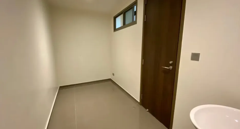 À vendre 3 chambres condo à Yan Nawa, Bangkok