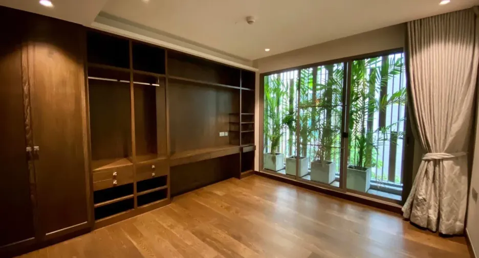 À vendre 3 chambres condo à Yan Nawa, Bangkok