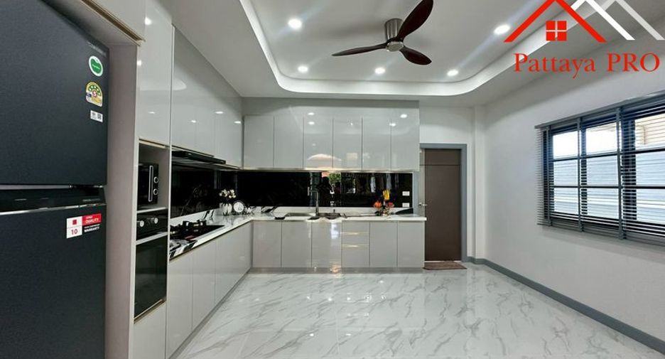 Casa en venta de 4 habitaciones en Bang Lamung, Chonburi