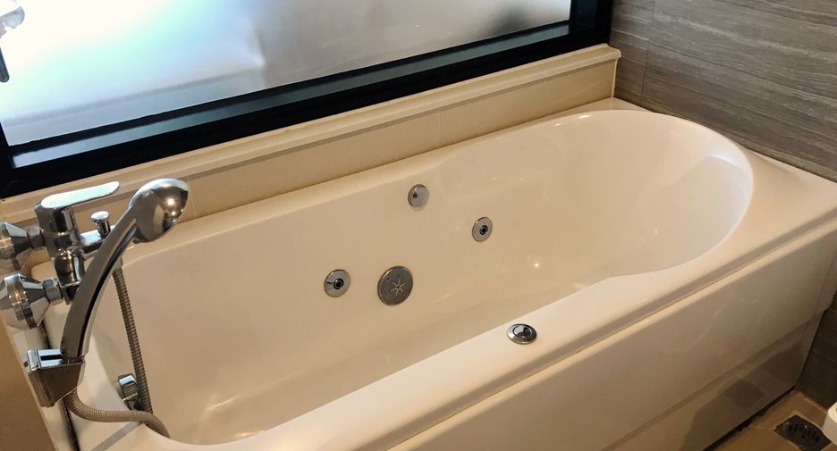 Condo en venta de 1 habitaciones en Si Racha, Chonburi