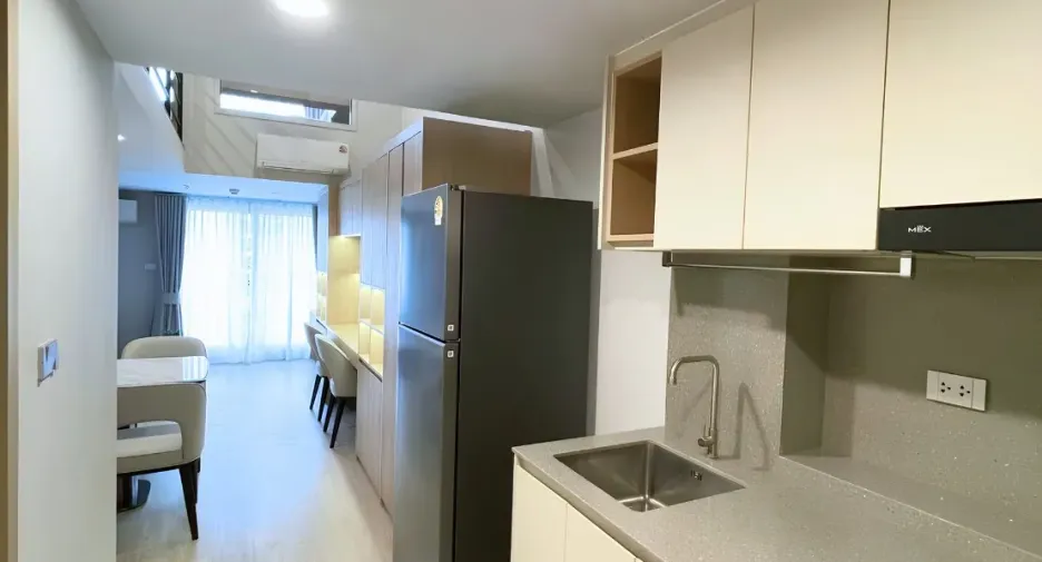 Condo en alquiler de 2 habitaciones en Bang Rak, Bangkok