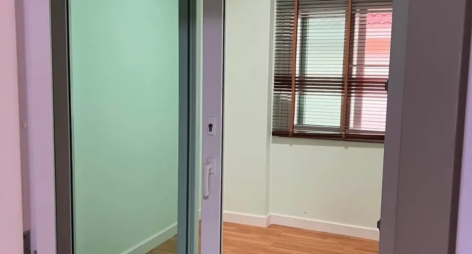 Haus zur Miete mit 4 Zimmer in Watthana, Bangkok