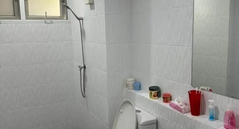 Haus zur Miete mit 4 Zimmer in Watthana, Bangkok