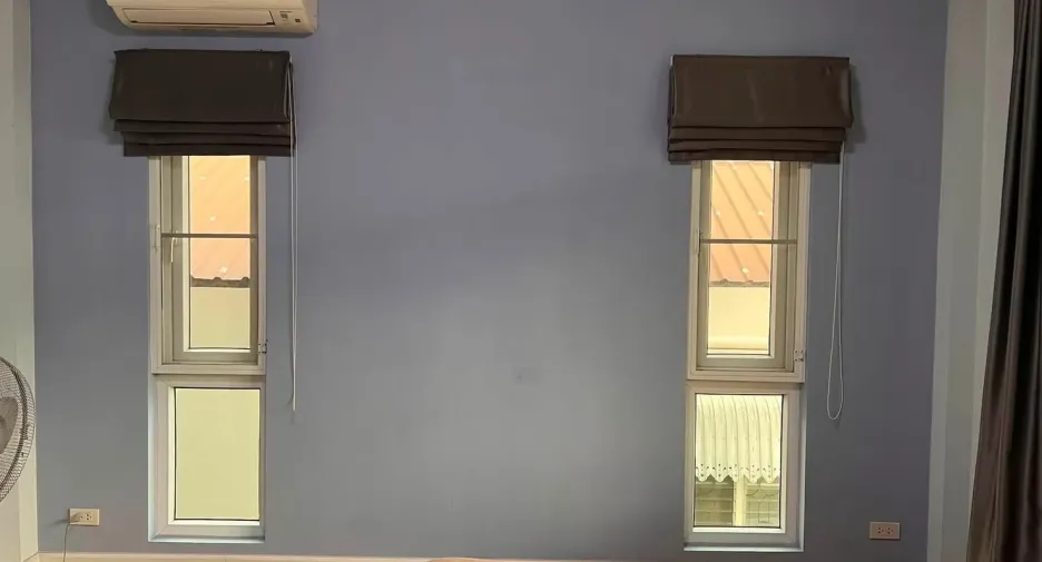 Haus zur Miete mit 4 Zimmer in Watthana, Bangkok