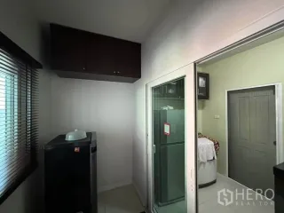 Haus zur Miete mit 4 Zimmer in Watthana, Bangkok