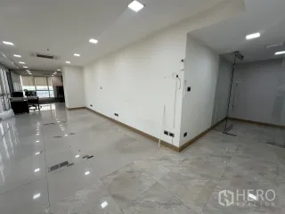 Аренда офис в Кхлонг Тоеи, Бангкок