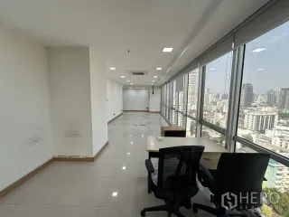 Аренда офис в Кхлонг Тоеи, Бангкок