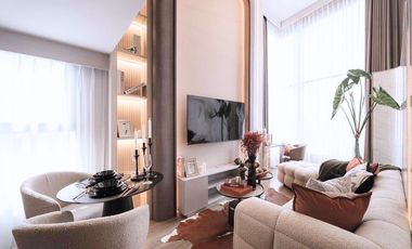 For rent 2 bedrooms condo in Huai Khwang, Bangkok