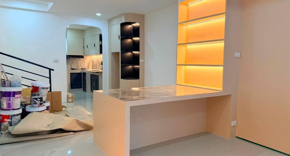 Casa adosada en venta de 3 habitaciones en Jomtien, Pattaya