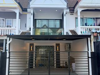 Casa adosada en venta de 3 habitaciones en Bang Lamung, Chonburi
