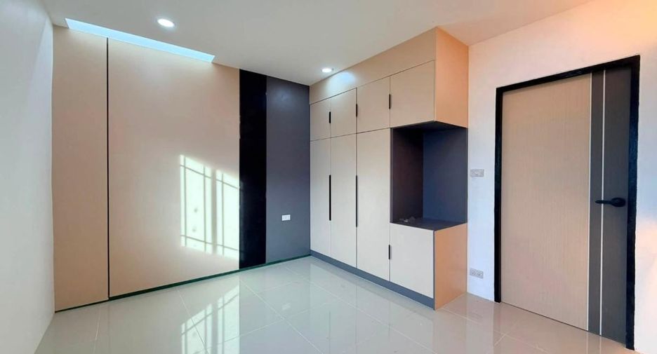 Casa adosada en venta de 3 habitaciones en Jomtien, Pattaya