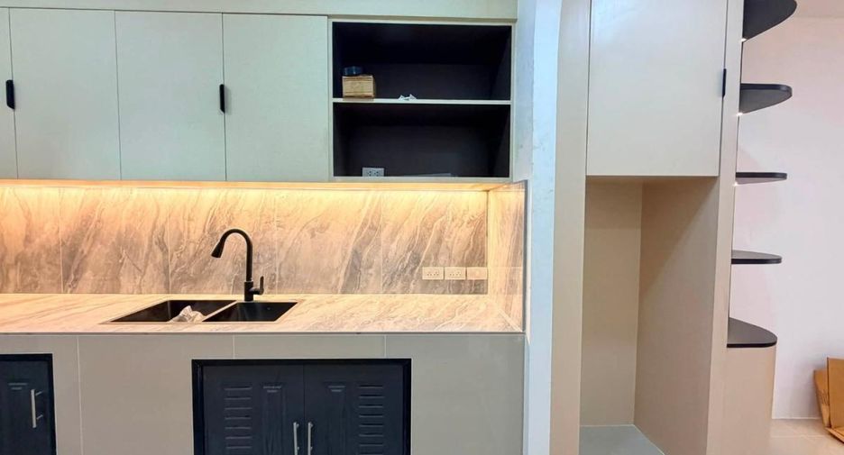 Casa adosada en venta de 3 habitaciones en Jomtien, Pattaya
